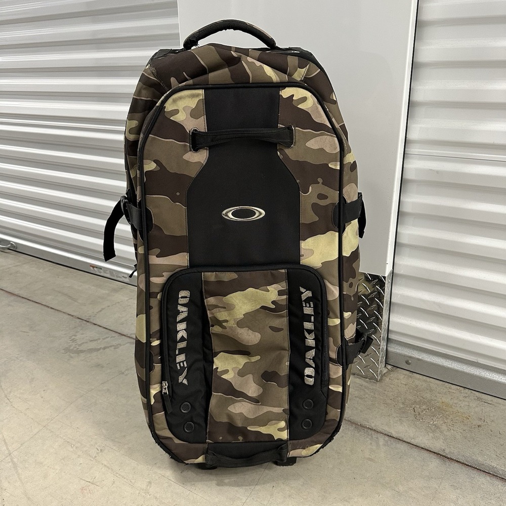 Oakley‎ Travel Suitcase Luggage Large 92L Camo